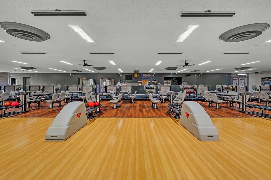 More Photos Of 905 Theodore St, Crest Hill Restaurant For Sale