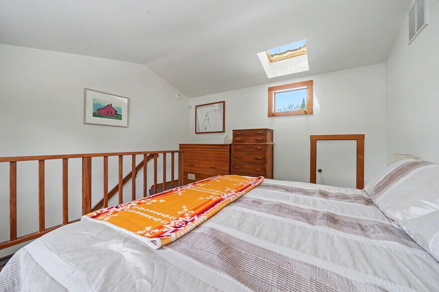 More Photos Of 21376 Consolation St, Volcano Specialty For Sale