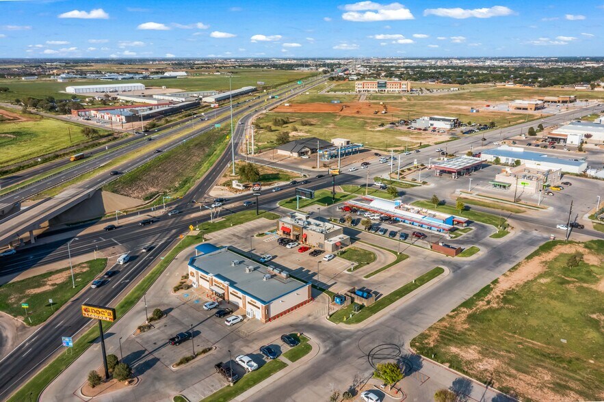 More Photos Of 7907 82nd St, Wolfforth Fast Food For Lease