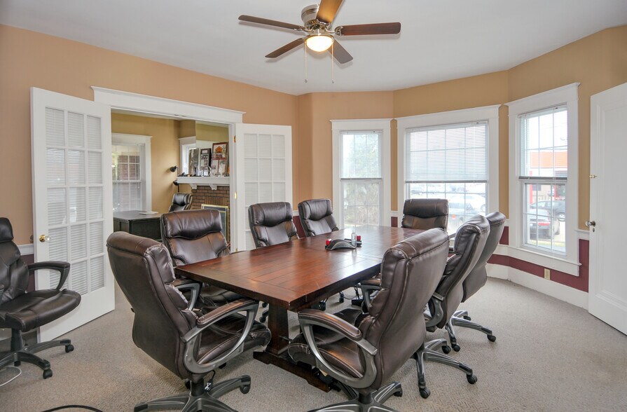More Photos Of 5809 Bardstown Rd, Louisville Office Residential For Lease