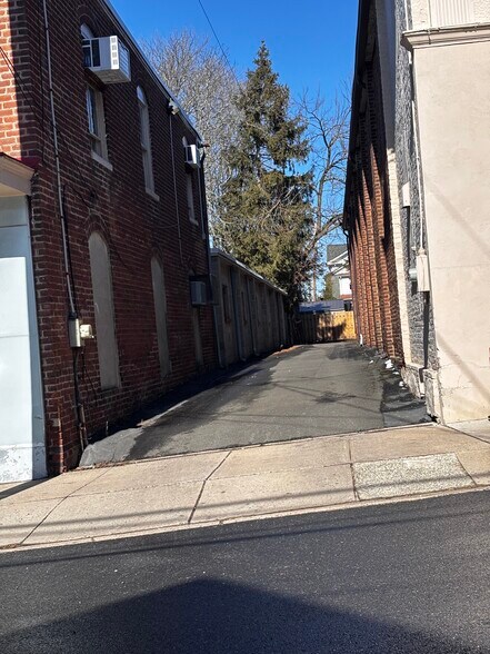 More Photos Of 10 Coryell st, Lambertville General Retail For Sale