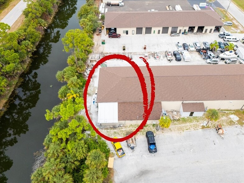 More Photos Of 1434 Market Cir, Port Charlotte Warehouse For Sale