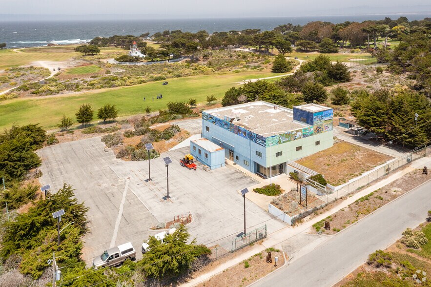 More Photos Of 1352 Lighthouse Ave, Pacific Grove Office For Sale