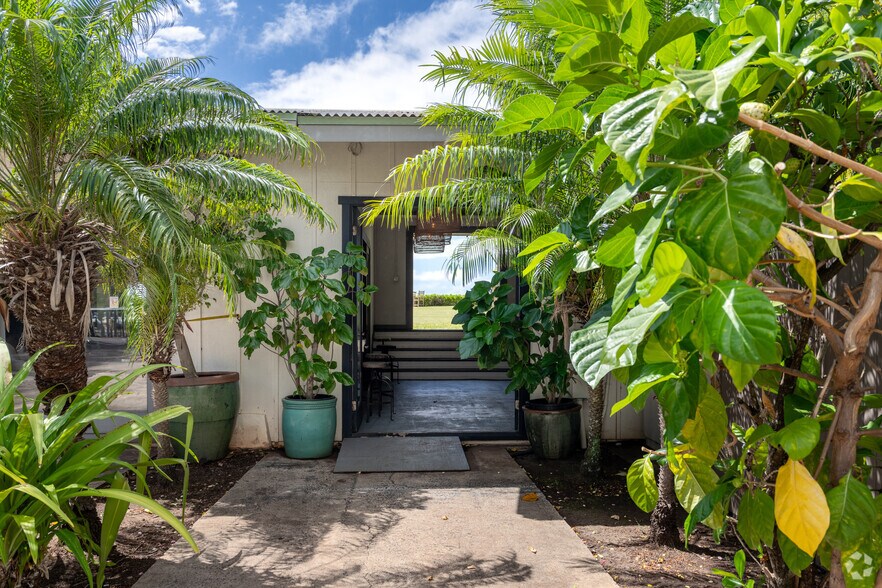 More Photos Of 65 Hana Hwy, Paia Restaurant For Lease