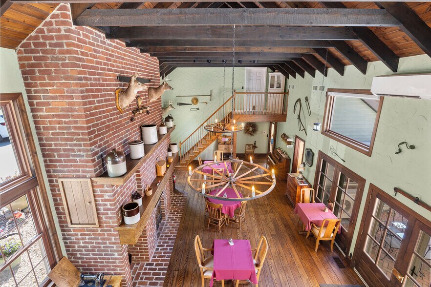 More Photos Of 40 Hospital Rd, Gettysburg Hotel For Sale