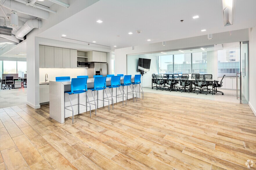 More Photos Of 4500 East West Hwy, Bethesda Office For Lease