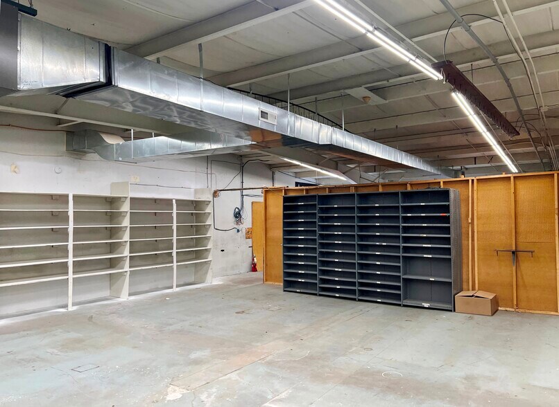 More Photos Of 8194 Fairview, Baxter Light Manufacturing For Sale