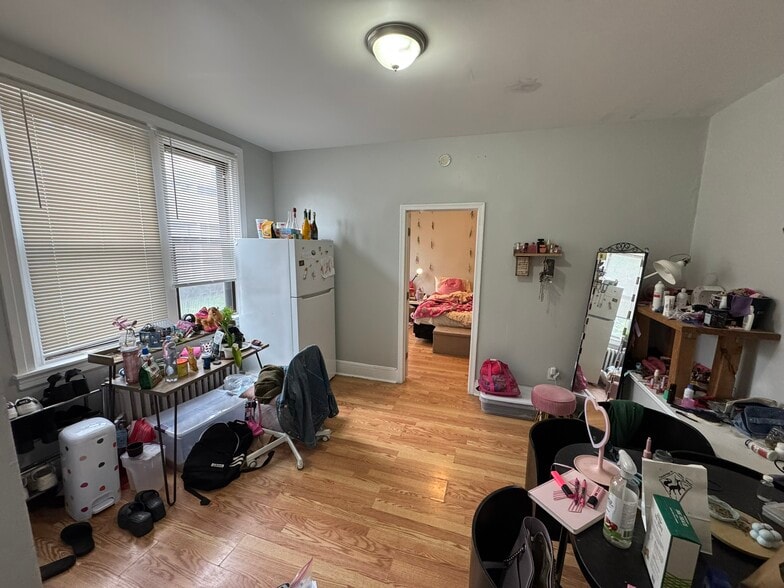 More Photos Of 1641 W Girard Ave, Philadelphia Office Residential For Sale