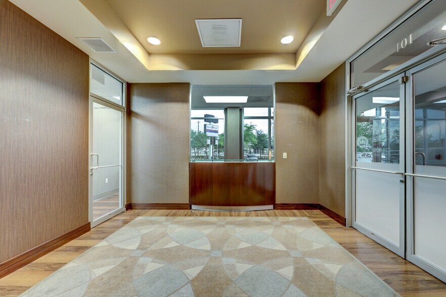 More Photos Of 12941 Gulf Fwy, Houston Office For Lease