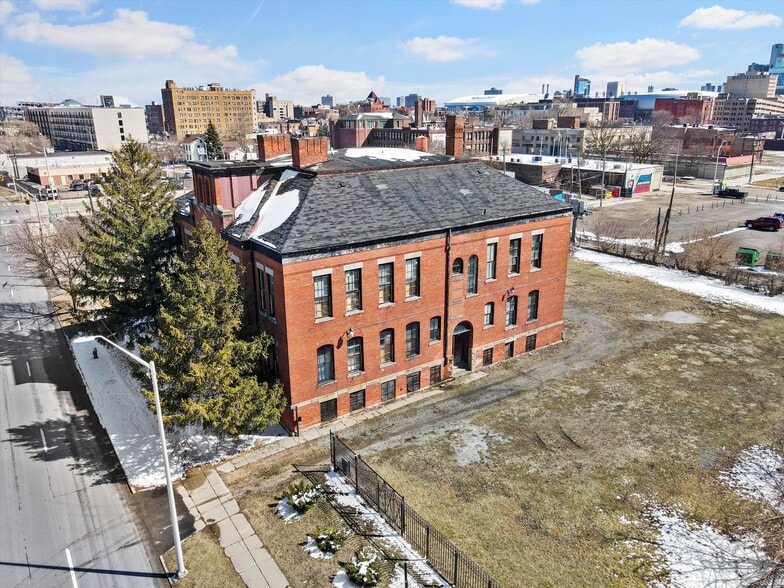 More Photos Of 453 Martin Luther King Jr. Blvd, Detroit Loft Creative Space For Sale