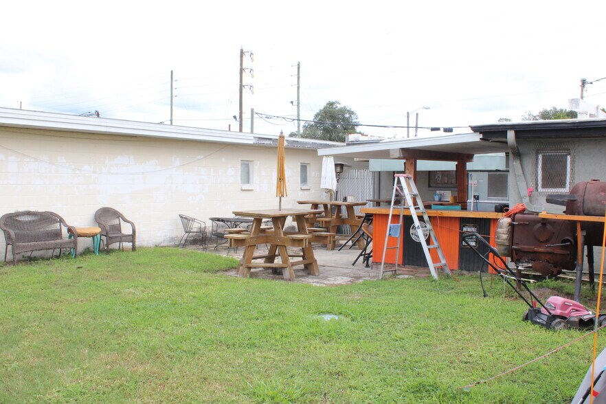 More Photos Of 4403 Buena Vista Ln, Holiday Bar For Sale