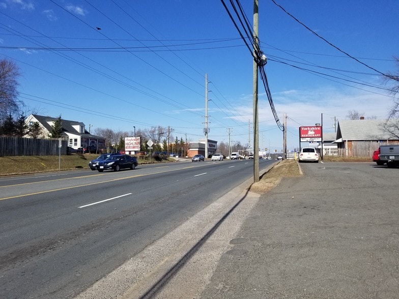 More Photos Of 7565-7569 Centreville Rd, Manassas Unknown For Lease