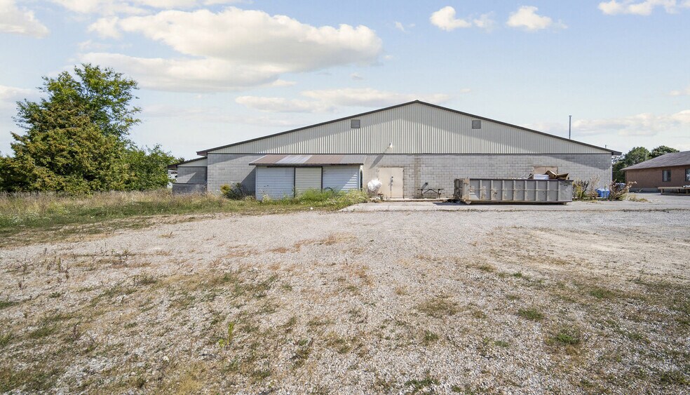 More Photos Of 7291 Arkona Rd, Arkona Industrial For Lease