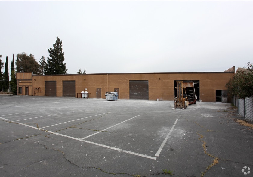 More Photos Of 2322 Gold River Rd, Rancho Cordova Warehouse For Sale