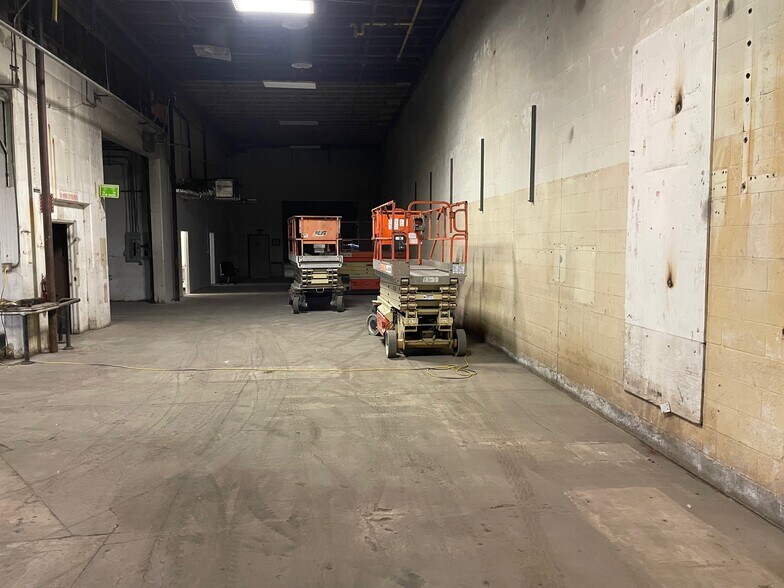 More Photos Of 720 Pacific Ave, Oxnard Warehouse For Sale