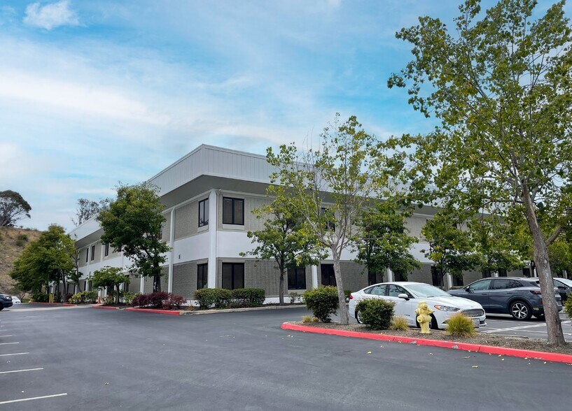 More Photos Of 150 N Hill Dr, Brisbane Office For Lease