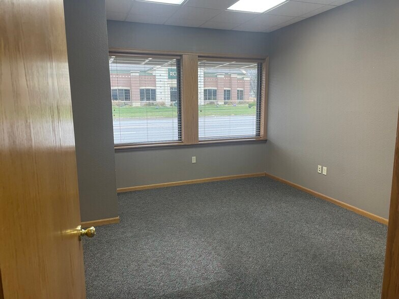 More Photos Of 1603 Main St, Winfield General Retail For Sale