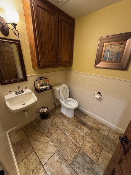 More Photos Of 6964 S 69th East Ave, Tulsa Medical For Sale