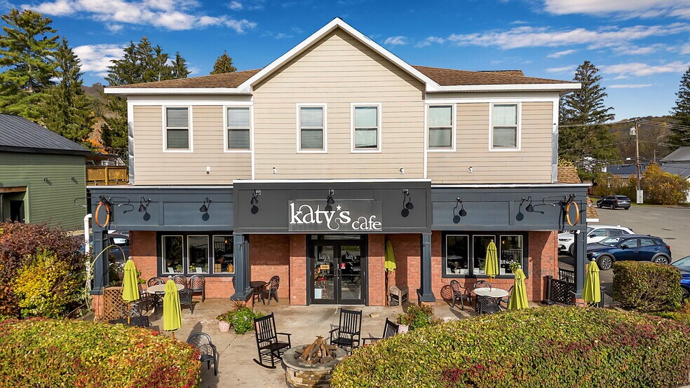 More Photos Of 38 Washington St, Ellicottville Storefront For Sale