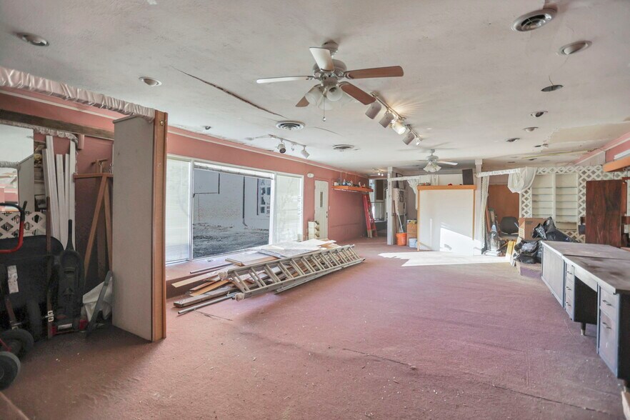 More Photos Of 3900 Noe Bixby Rd, Columbus Storefront Retail Residential For Sale