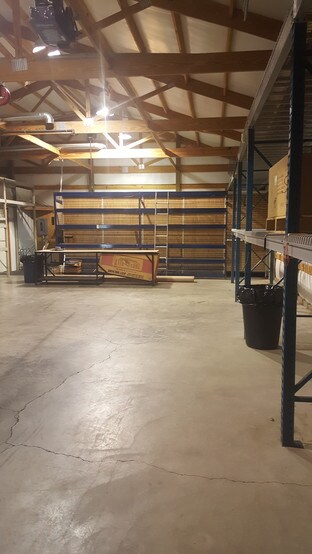 More Photos Of 4077 Highway 11 E, Bluff City Flex For Lease