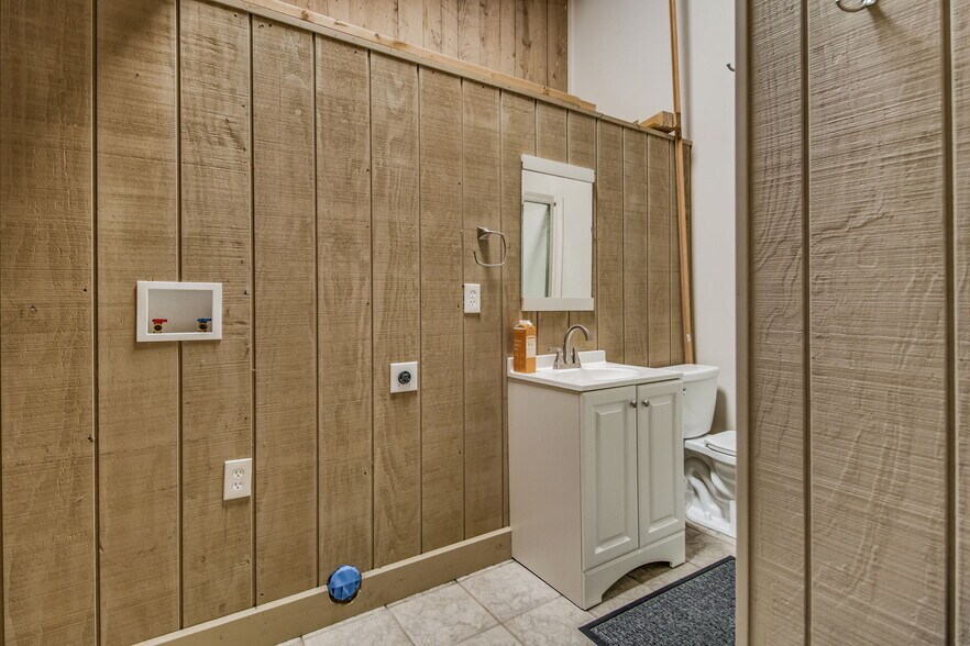 More Photos Of 725 S J St, Pensacola Office Residential For Sale