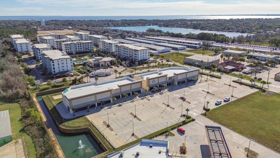 More Photos Of 3300 Bayport Blvd, Seabrook Storefront For Lease