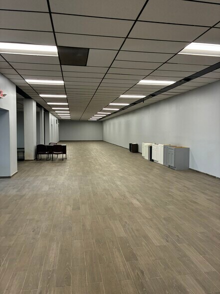 More Photos Of 28455 Plymouth Rd, Livonia Bowling Alley For Lease
