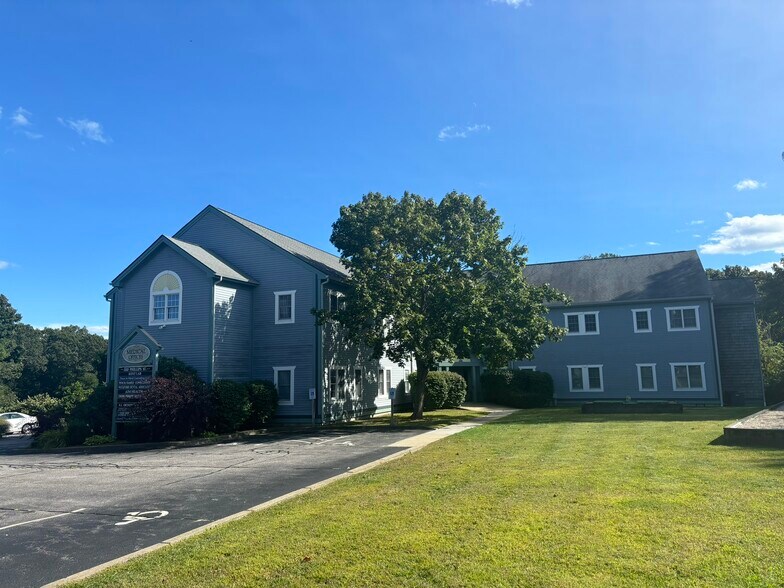 More Photos Of 320 Phillips St, North Kingstown Medical For Sale