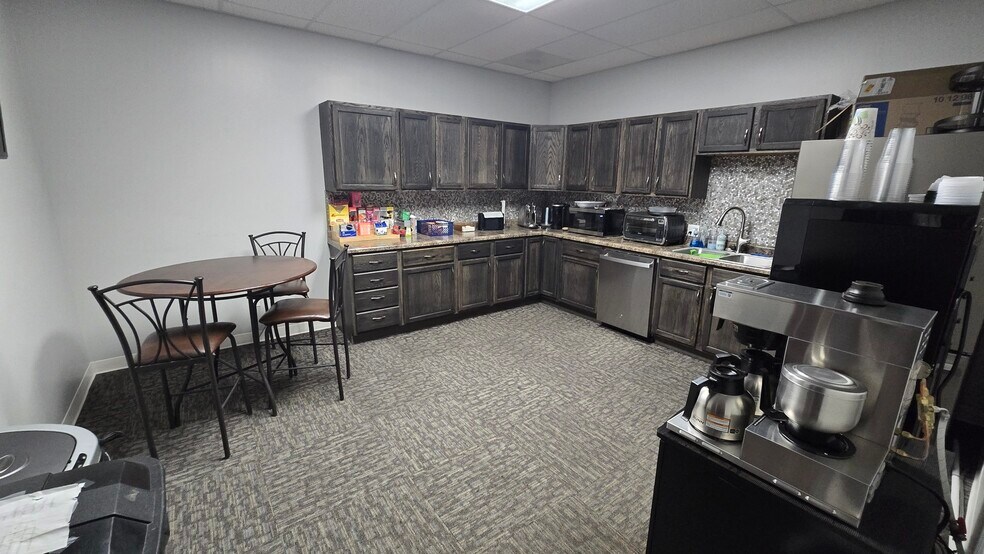 More Photos Of 4106 S 87th St, Omaha Office For Sale
