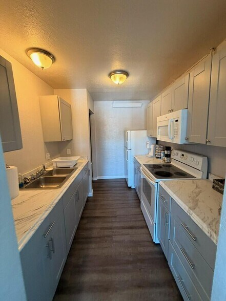 More Photos Of 722 W Jefferson St, Trinidad Apartments For Sale