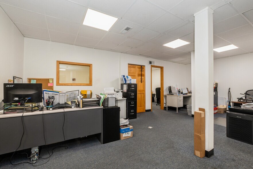 More Photos Of 3900 W 95th St, Evergreen Park Office For Lease