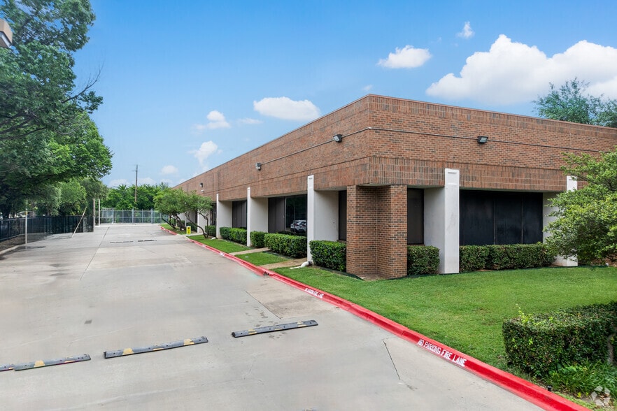 More Photos Of 7920 Elmbrook Dr, Dallas Research And Development For Lease