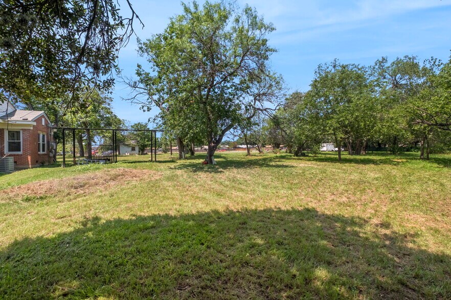 More Photos Of 4130 Aina Ln, San Antonio General Retail For Sale