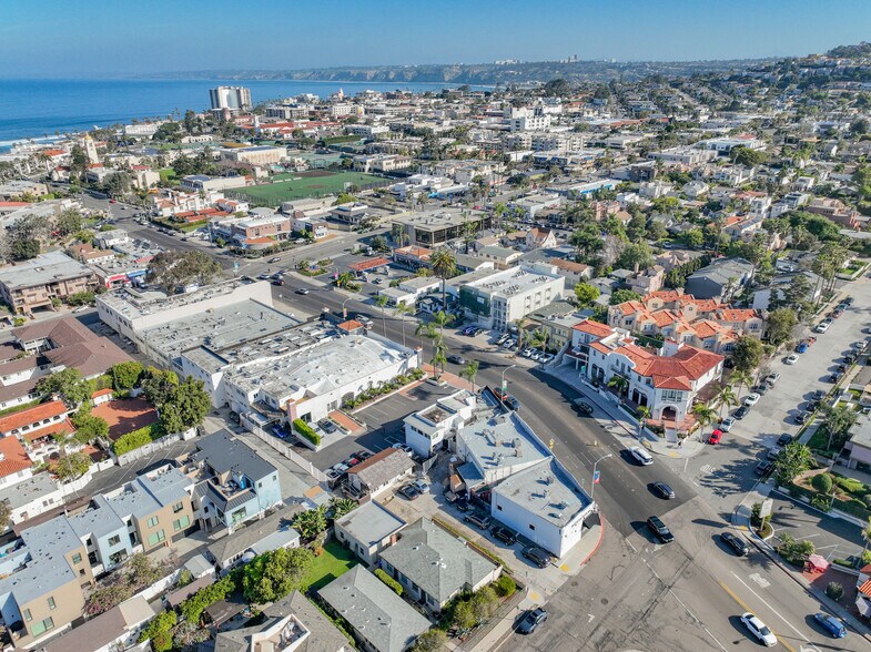 More Photos Of 7421-7425 La Jolla Blvd, Ln, La Jolla Apartments For Sale