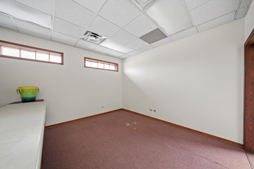 More Photos Of 591 Burnham Ave, Calumet City Office Residential For Sale