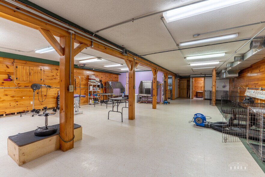 More Photos Of 1915 Saranac Ave, Lake Placid General Retail For Sale