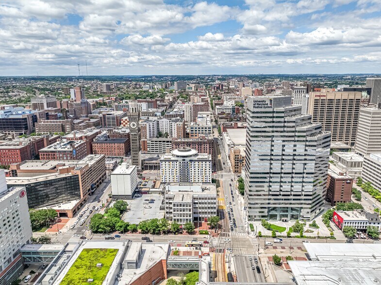 More Photos Of 300 W Pratt St, Baltimore Office For Sale
