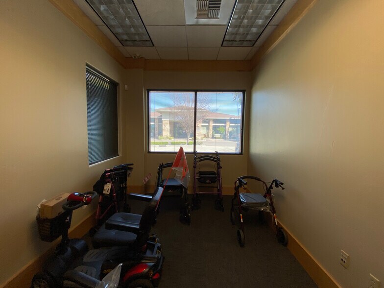More Photos Of 1547 E March Ln, Stockton Bank For Lease