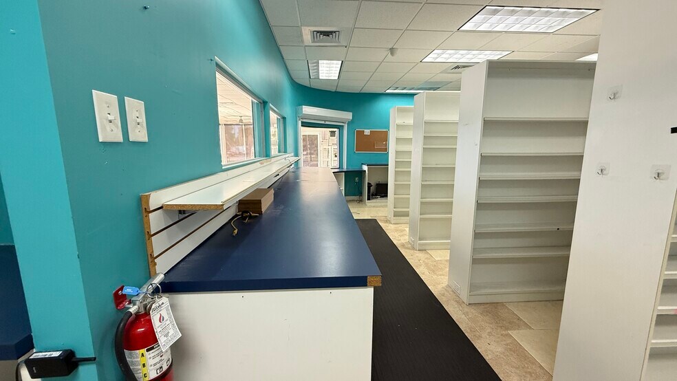 More Photos Of 3350-3390 E Bay Dr, Largo Storefront For Lease