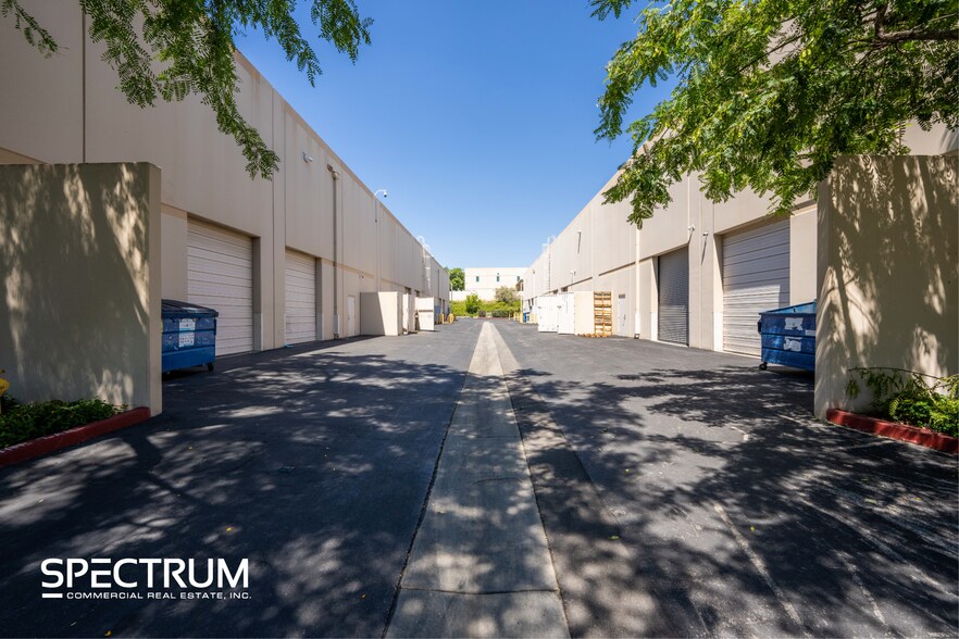 More Photos Of 15823 W Monte St, Sylmar Distribution For Lease