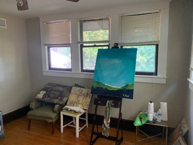 More Photos Of 103 W Stone Ave, Greenville Office For Sale