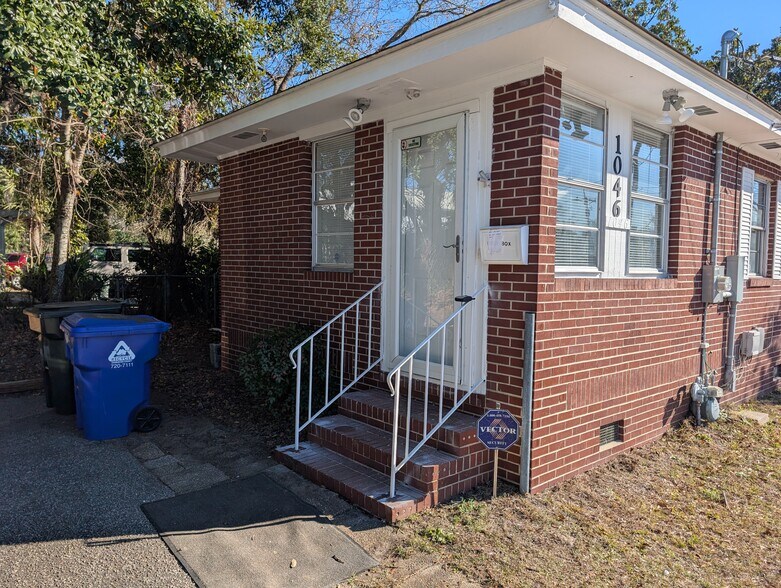 More Photos Of 1046 Wappoo Rd, Charleston Freestanding For Lease