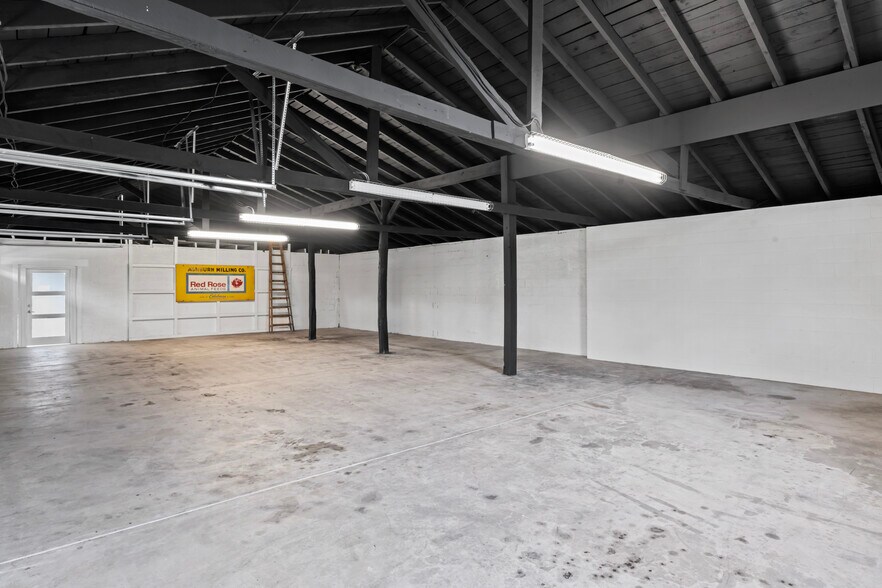 More Photos Of 20704 Ashburn Rd, Ashburn Unknown For Lease