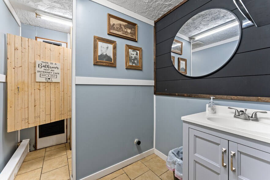 More Photos Of 2582 State Highway 7, Bainbridge Restaurant For Sale
