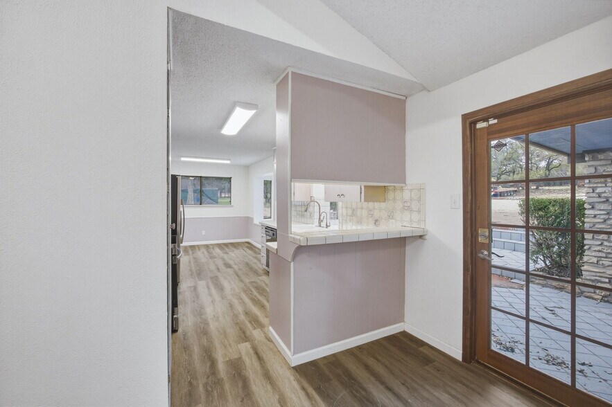 More Photos Of 7900 Hudson Loop, Austin Contractor Storage Yard For Lease
