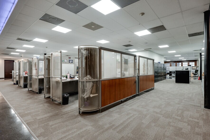 More Photos Of 14665 Midway Rd, Addison Office For Sale