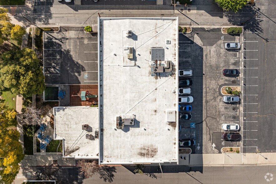 More Photos Of 436 W 4th St, Pomona Office For Lease