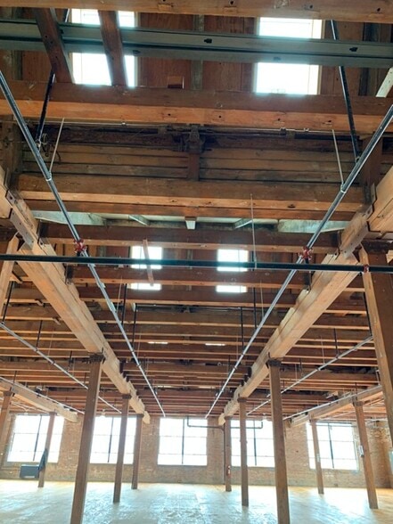 More Photos Of 4348 W Lake St, Chicago Warehouse For Lease