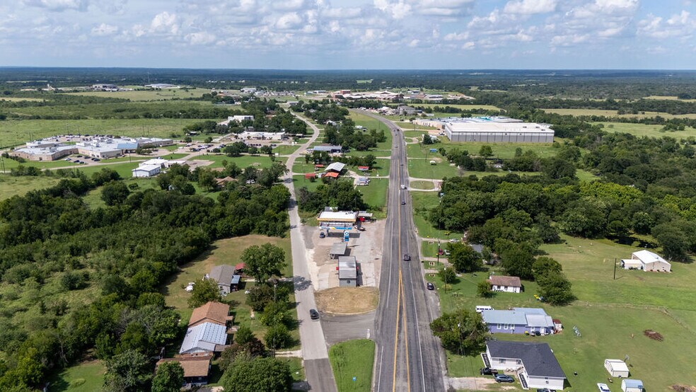 More Photos Of 617 N Ellis St, Groesbeck Carwash For Sale